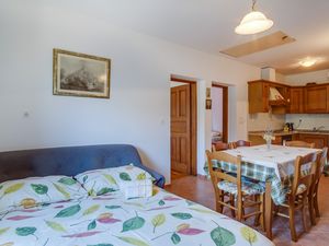 18559897-Ferienwohnung-5-Punta Kriza-300x225-4