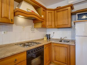 18559897-Ferienwohnung-5-Punta Kriza-300x225-5