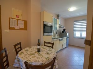 18689738-Ferienwohnung-4-Punta Kriza-300x225-2