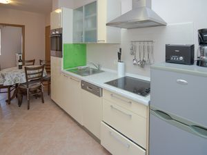 18689738-Ferienwohnung-4-Punta Kriza-300x225-5