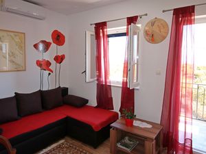 23018653-Ferienwohnung-2-Punta Kriza-300x225-2