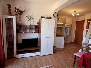 23018653-Ferienwohnung-2-Punta Kriza-300x225-3