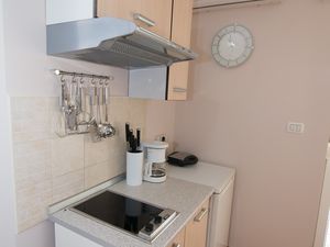 23930043-Ferienwohnung-3-Punta Kriza-300x225-4