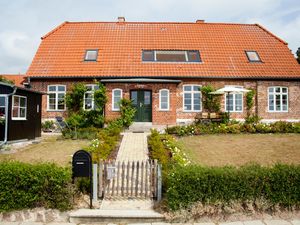 23883002-Ferienwohnung-2-Putbus-300x225-0