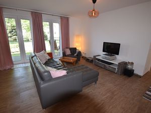 23884303-Ferienwohnung-4-Putbus-300x225-0