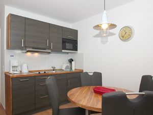 23956696-Ferienwohnung-4-Putgarten-300x225-4