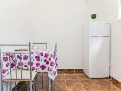 Ferienwohnung für 3 Personen in Putniković 9/10
