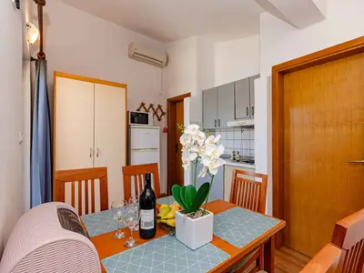 Ferienwohnung für 4 Personen (30 m²) in Putniković 6/10