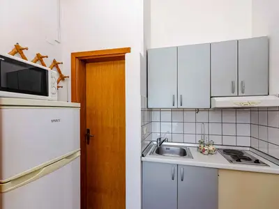 Ferienwohnung für 4 Personen (30 m²) in Putniković 8/10