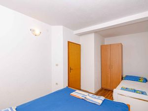 24030699-Ferienwohnung-4-Putniković-300x225-3