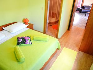 22439345-Ferienwohnung-6-Pučišća-300x225-5