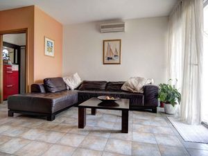 23776723-Ferienwohnung-6-Pučišća-300x225-3