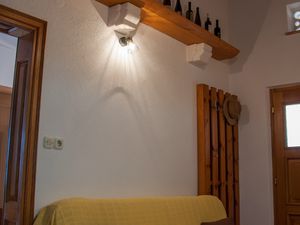 19129735-Ferienwohnung-3-Pučišća-300x225-5