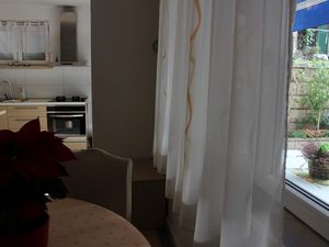 22643541-Ferienwohnung-4-Pučišća-300x225-4