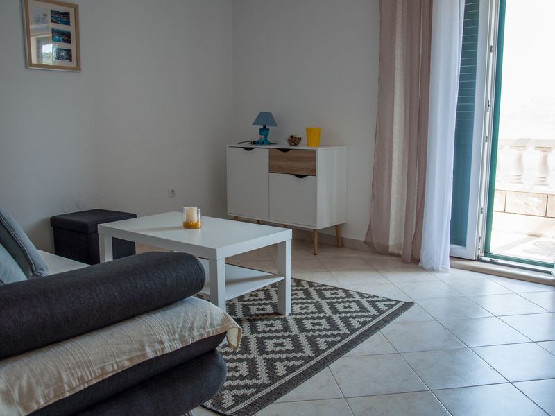 23928643-Ferienwohnung-3-Pučišća-800x600-2