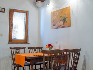 23928643-Ferienwohnung-3-Pučišća-300x225-4