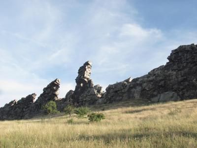 Die Teufelsmauer, wenige Kilometer von hier.