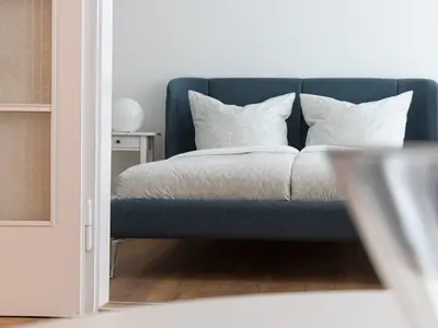 Schlafzimmer 2 III