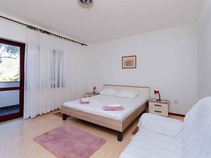 23959305-Ferienwohnung-7-Rab-300x225-2