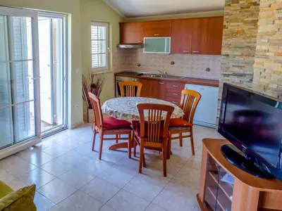 Ferienwohnung für 3 Personen (45 m²) in Rab 8/10