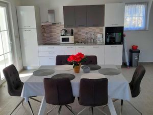 23574888-Ferienwohnung-6-Rab-300x225-1