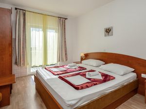 23726505-Ferienwohnung-4-Rab-300x225-5