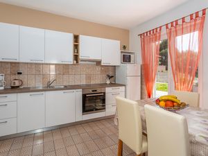 24001732-Ferienwohnung-4-Rab-300x225-4