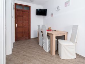 23932841-Ferienwohnung-4-Rab-300x225-5