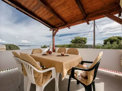 Ferienwohnung für 6 Personen (100 m²) in Rab 1/10