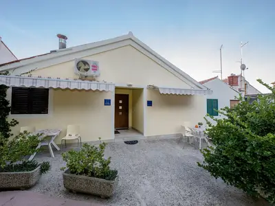 Ferienwohnung für 4 Personen (46 m²) in Rab 1/10