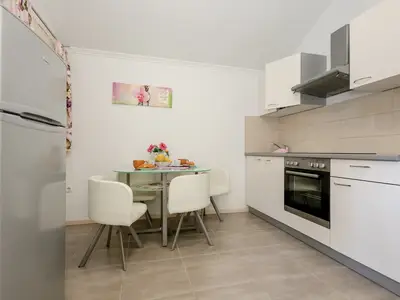 Ferienwohnung für 3 Personen (37 m²) in Rab 5/10