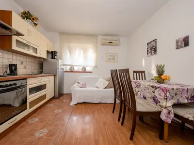 Ferienwohnung für 4 Personen (60 m²) in Rab 6/10