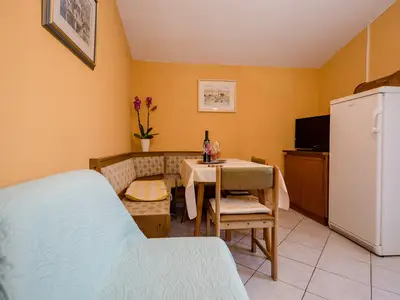 Ferienwohnung für 4 Personen (52 m²) in Rab 7/10