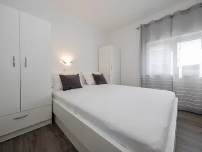 Ferienwohnung für 4 Personen (75 m²) in Rab 8/10