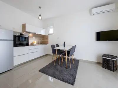 Ferienwohnung für 2 Personen (16 m²) in Rab 10/10