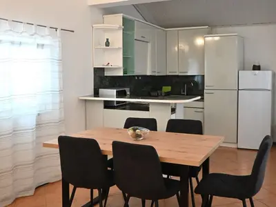 Ferienwohnung für 4 Personen (130 m²) in Rab 8/10