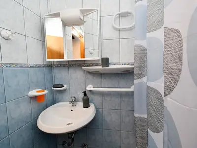 Ferienwohnung für 3 Personen (35 m²) in Rab 7/10