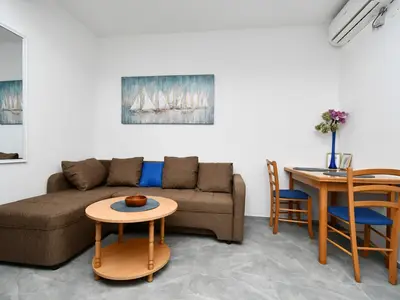 Ferienwohnung für 3 Personen (35 m²) in Rab 10/10