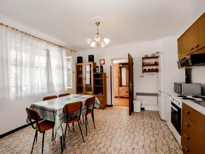Ferienwohnung für 8 Personen (60 m²) in Rab 8/10