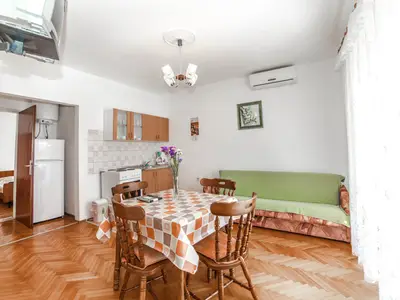 Ferienwohnung für 5 Personen (60 m²) in Rab 5/10