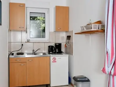 Ferienwohnung für 3 Personen (35 m²) in Rab 8/10