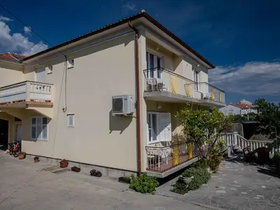 Ferienwohnung für 4 Personen (60 m²) in Rab 9/10