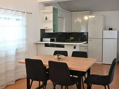 Ferienwohnung für 4 Personen (130 m²) in Rab 7/10