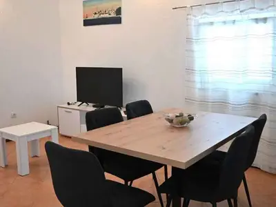 Ferienwohnung für 4 Personen (130 m²) in Rab 8/10