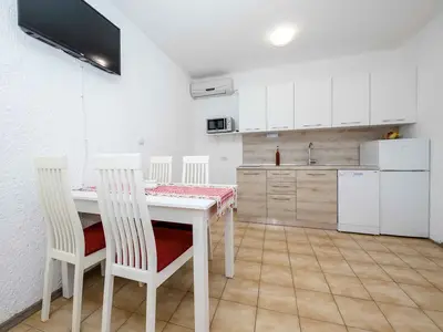Ferienwohnung für 4 Personen (85 m²) in Rab 10/10