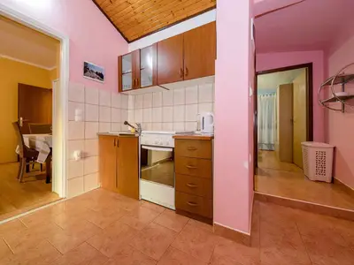 Ferienwohnung für 4 Personen (60 m²) in Rab 9/10