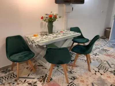 DiningRoom