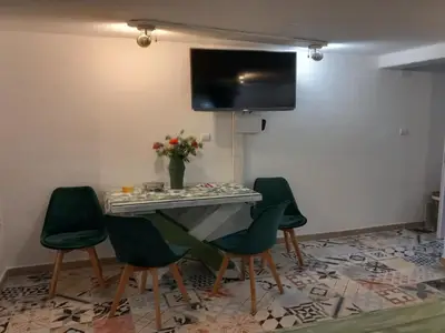 DiningRoom