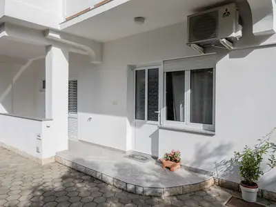 Ferienwohnung für 2 Personen (35 m²) in Rab 8/10