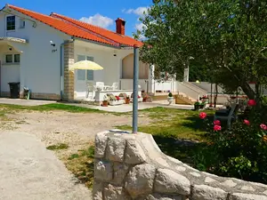 Ferienwohnung für 3 Personen (32 m²) in Rab